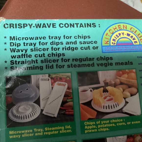 Kitchen Club Crispy-Wave 4 Piece Set Microwave Chip Maker - Picture 3 of 12